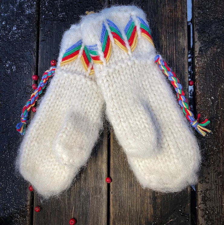 Lovikka mittens