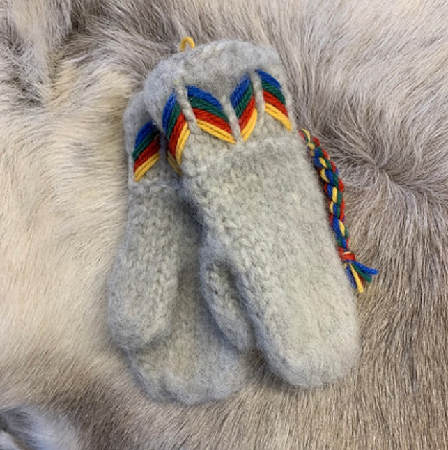 Lovikka mittens for children