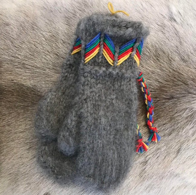 Lovikka mittens