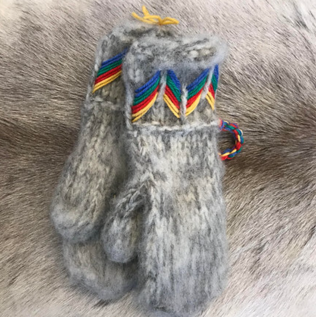 Lovikka mittens