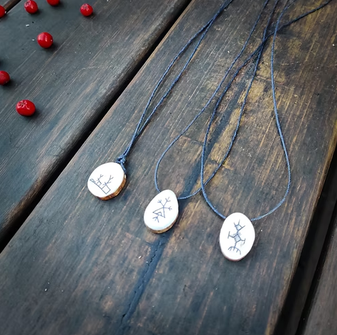 Pendant with Sámi symbol