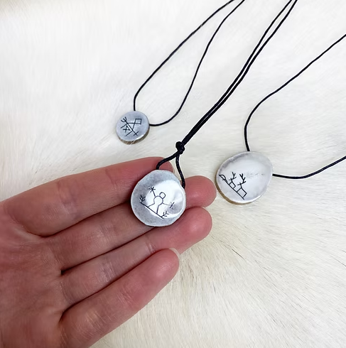 Pendant with Sámi symbol